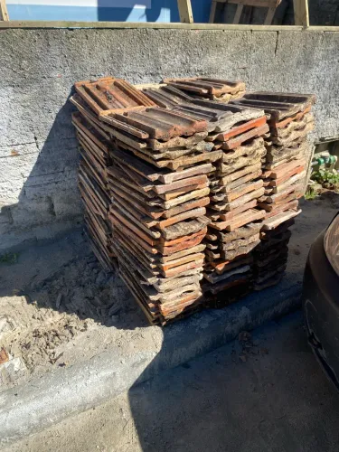 Doação de 150 telhas