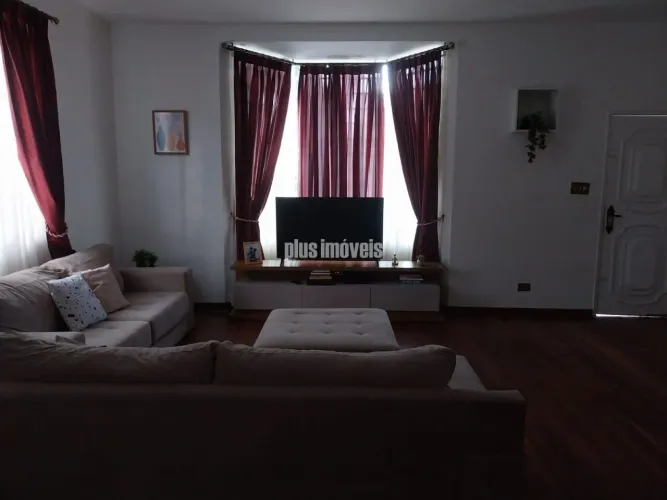 Casa ampla à venda com 5 dormitórios no charmoso bairro do Sumaré