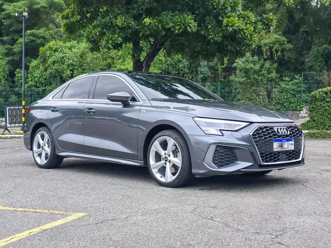 Audi A3 Sedan S-line 2.0 TFSI S-tronic 2023