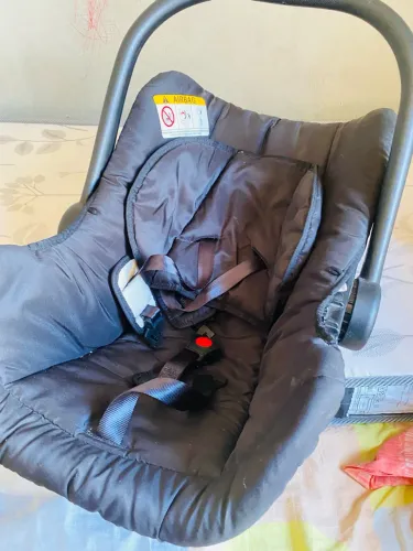 Vende-se bebê conforto