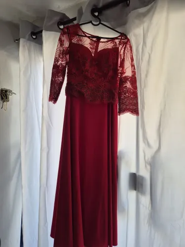 VESTIDO DE FESTA - USADO UMA ÚNICA SÓ VEZ. PERFEITO ESTADO.