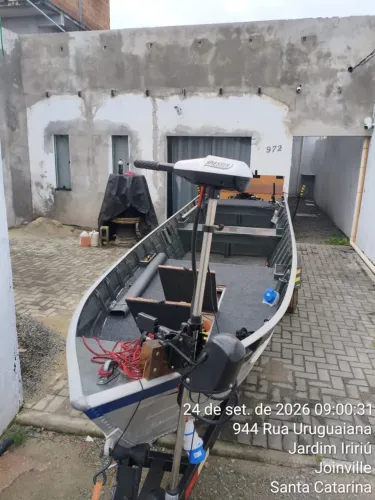 Barco de alumínio