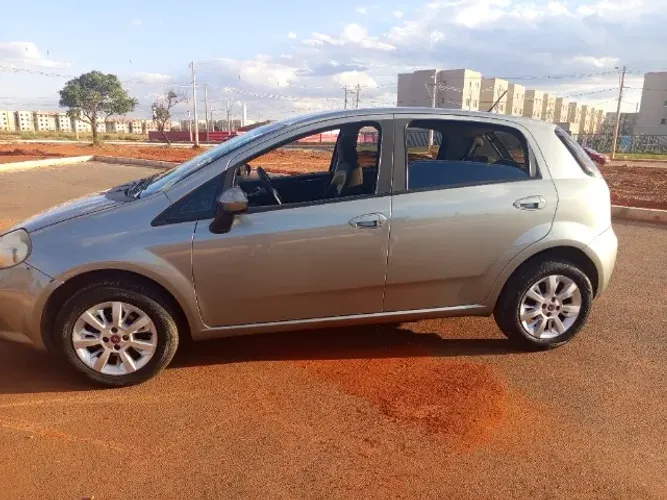 Fiat Punto Attractive 1.4 Fire Flex 8V 5P 2013