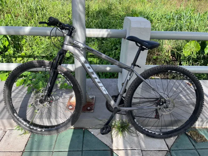 Bike LÓTUS cxr ARO 29 ?