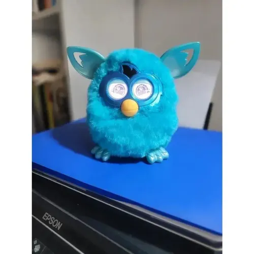 Furby metálico exclusivo
