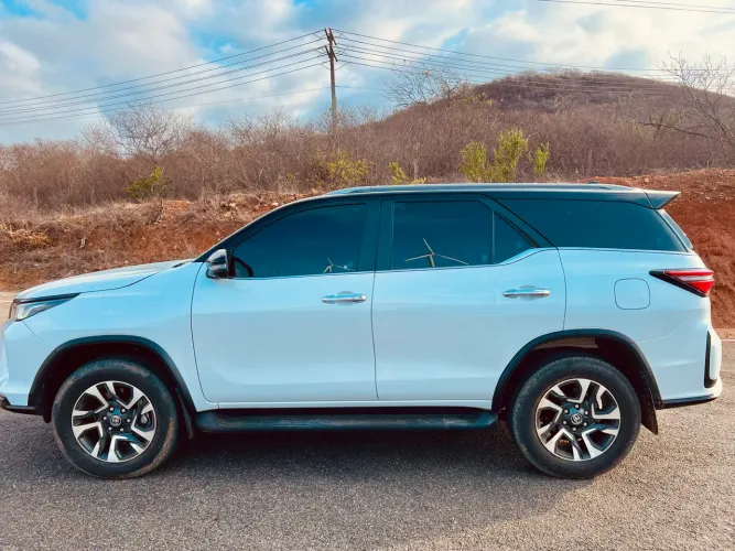 Toyota Hilux SW4 Diamond 2.8 TB 4X4 Die. Aut. 2025