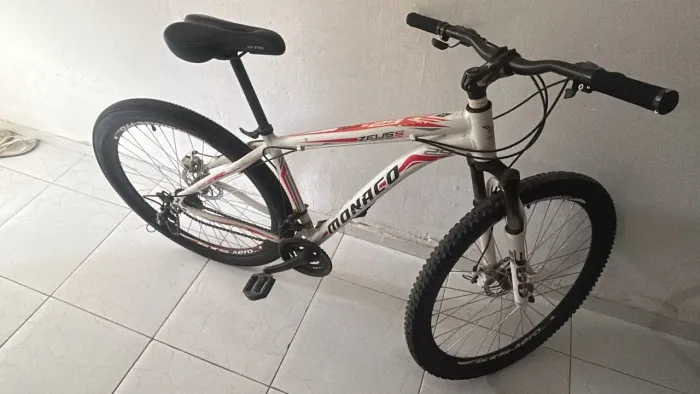 Vendo duas bikes seminovas