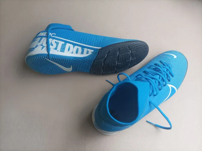 Chuteira Nike Mercurial Superfly 7 Academy Futsal