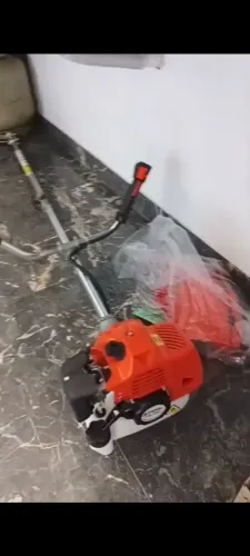 Roçadeira nova na caixa