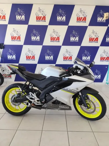 YAMAHA YZF R15 PRATA 2024