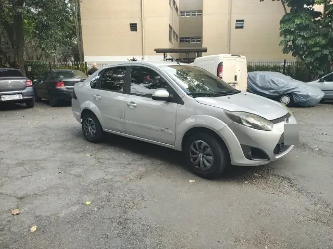Ford Fiesta Sedan S 1.0 8V Flex 4P 2014