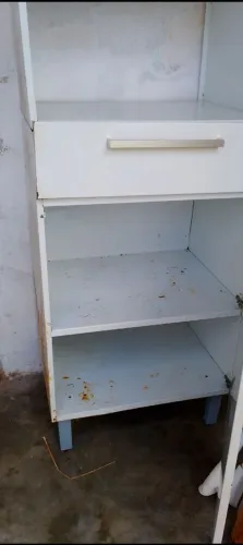 Vende-se um armário de ferro