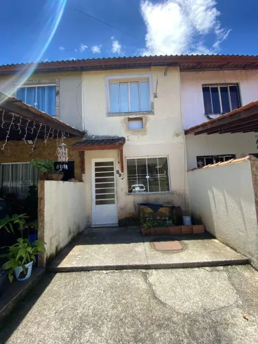 Casa em Condomínio com 2 Quarto(s) e 1 banheiro(s) para Alugar, 65 m² por R$ 720 / Mês