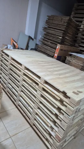 Paletes de compensado medida 2.30mt por 1.10mt, entrega rápida com taxa de entrega.