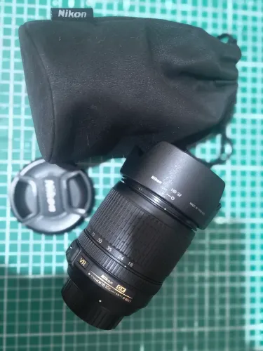 Lente Nikon AF-S DX 18-105mm f/3.5-5.6G ED VR<br><br>Vendo por R$ 1000,00
