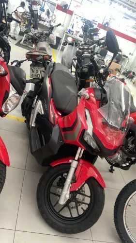 Vende-se moto ADV 150 ano 2024 zero km