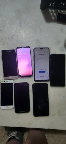 Lote de 7 celulares com defeito (ler descrição)