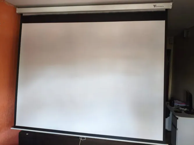Tela para Projeção retrátil