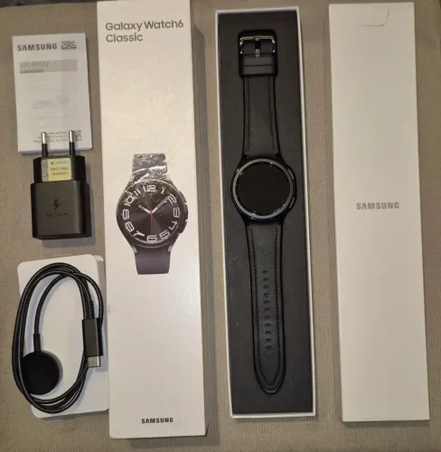 Smartwatch Samsung Galaxy Watch6 Classic LTE 43mm Tela Super AMOLED de 1.31"<br>