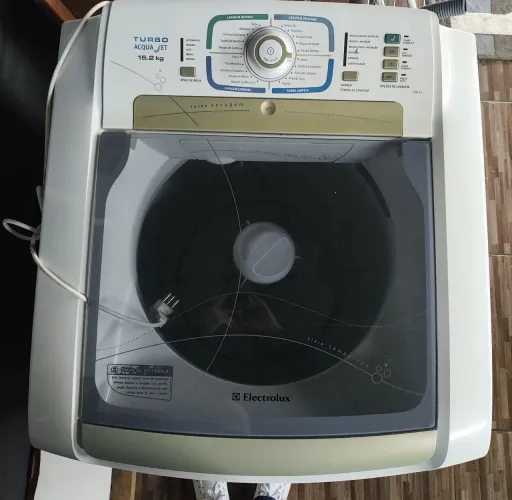 Torrando máquina de lavar roupa