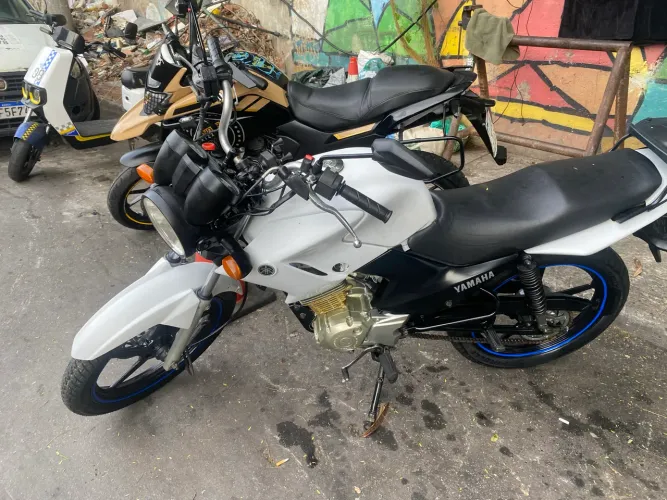 Factor YBR 125 Branca
