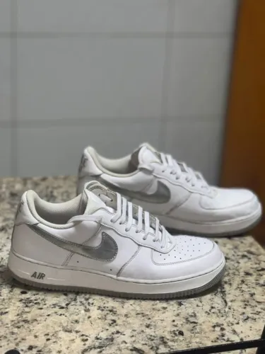 Tênis Nike Air Force 1 - Color of the Month