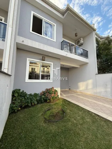SOBRADO com 3 dormitórios à venda com 132m² por R$ 530.000,00 no bairro Uberaba - CURITIBA