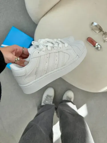 tênis adidas