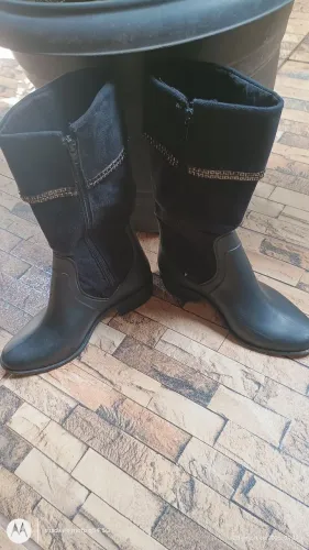 Uma bota infantil