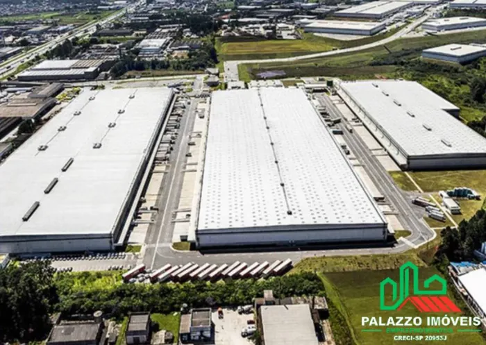 GALPÃO 7.879,6M2 07 DOCAS ARMAZENAGEM 4.144M2 CENTRO LOGISTÍCO EM GUARULHOS