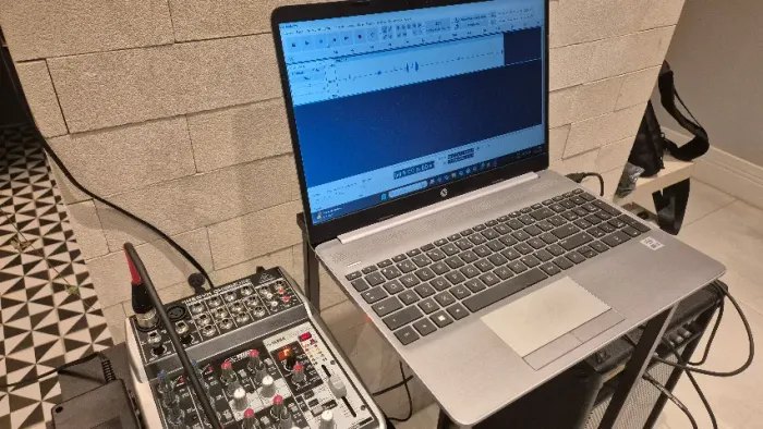 Mesa de som Behringer Xenyx QX1002 USB, com manual, 10 entradas