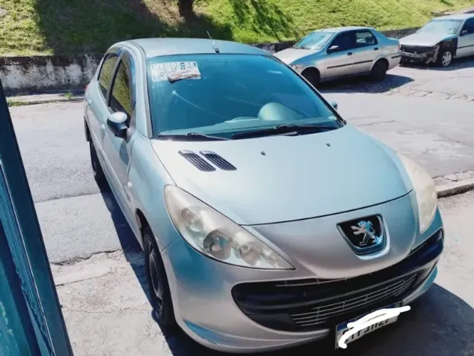 Peugeot 207 XR 1.4 Flex 8V 5P 2011