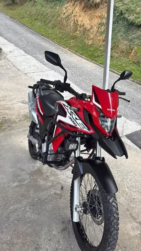Honda XRE 300 - FILÉ