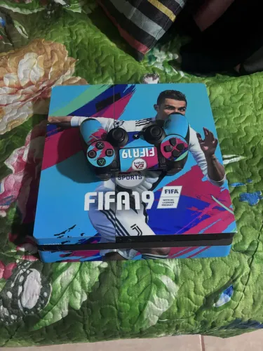 Ps4 + 1 controle