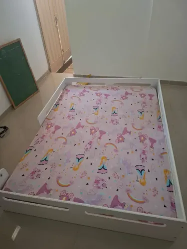 Cama Montessoriana com colchão casal