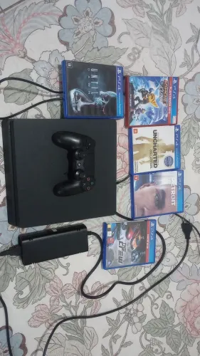 Playstation 4 slim