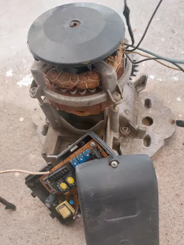 Motor de portão para reciclagem.