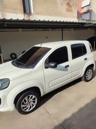 Fiat Uno Attractive 1.0 EVO Fire Flex 8V 5P 2021
