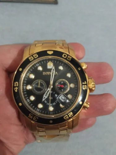 VENDO Relógio Invicta pro diver dourado fundo preto.LINHA PREMIUMchegou hoje modelo ,0072.