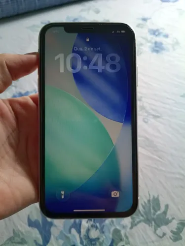 iPhone 11 64g semi novo