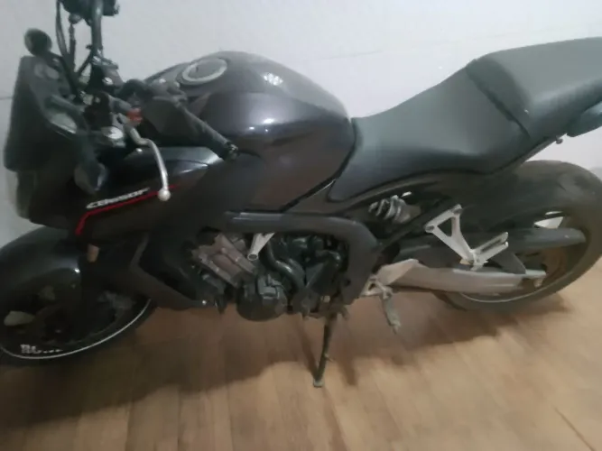 Cb 650f ABS ,somente 30 mil km primeiro dono, manual e chave reserva