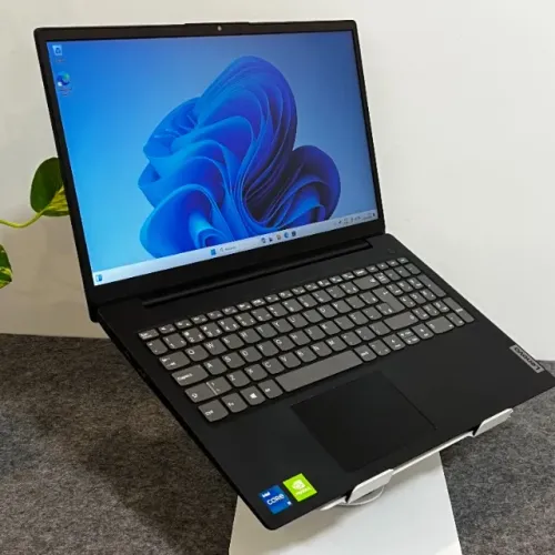 Notebook Lenovo - i5 11th - 8gb DDR4 - 256gb SSD - Tela 15.6 - Full HD - 2gb GPU Nvidia de