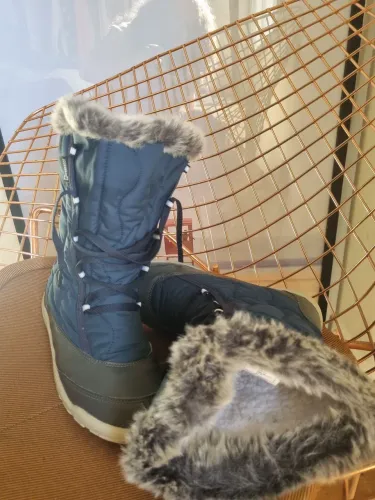 Bota tam 37 marca QUECHA waterproof