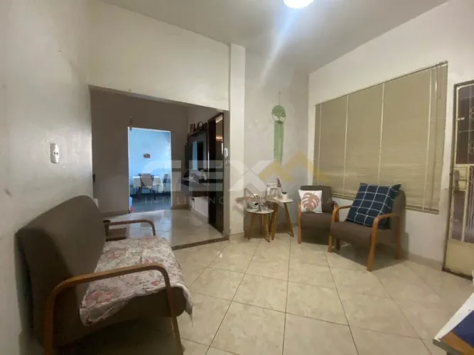 Casa à Venda com 03 Quartos no Bairro Santa Clara em Divinópolis MG.