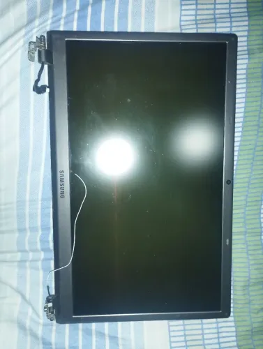 Vendo tela/display original retirada de notebook Samsung NP550P5C