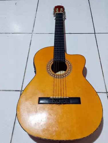 Violão Vogga Elétrico Acústico Cordas de Nylon R$ 290,00