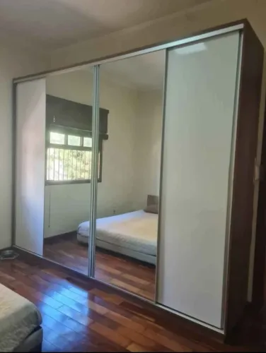 Vende-se Guarda Roupa