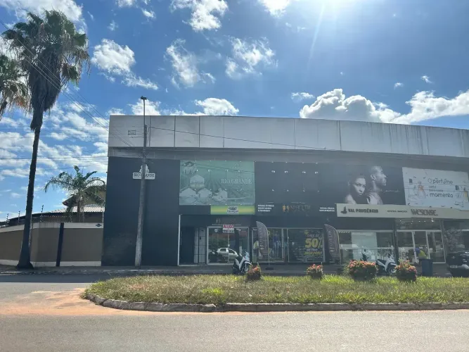 ALUGA-SE SALA COMERCIAL AVENIDA JOSÉ DE BRITO