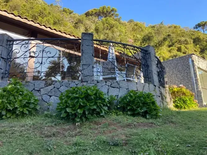 Lugar raro!! Belíssimo sítio com produtividade e lazer!! 16.7ha em Delfim Moreira-MG