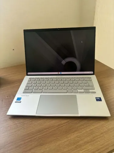 Asus Expertbook Intel Ultra7 32gb DDR5 + NPU + tela UHD + Chassi de metal tela 2.5k